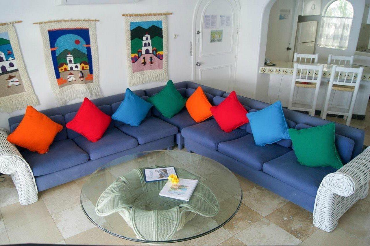 Dolphin Cove Inn Манзанило Екстериор снимка